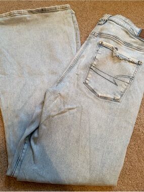 American Eagle Outfitters Light Wash Wide Leg Jeans